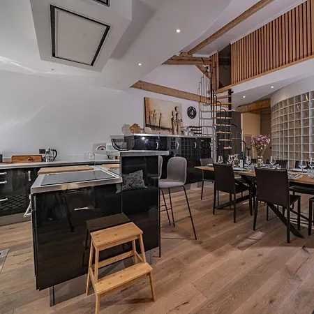 Majestic Panorama - Stunning Mont Blanc Viewsfireplacecentral * シャモニー